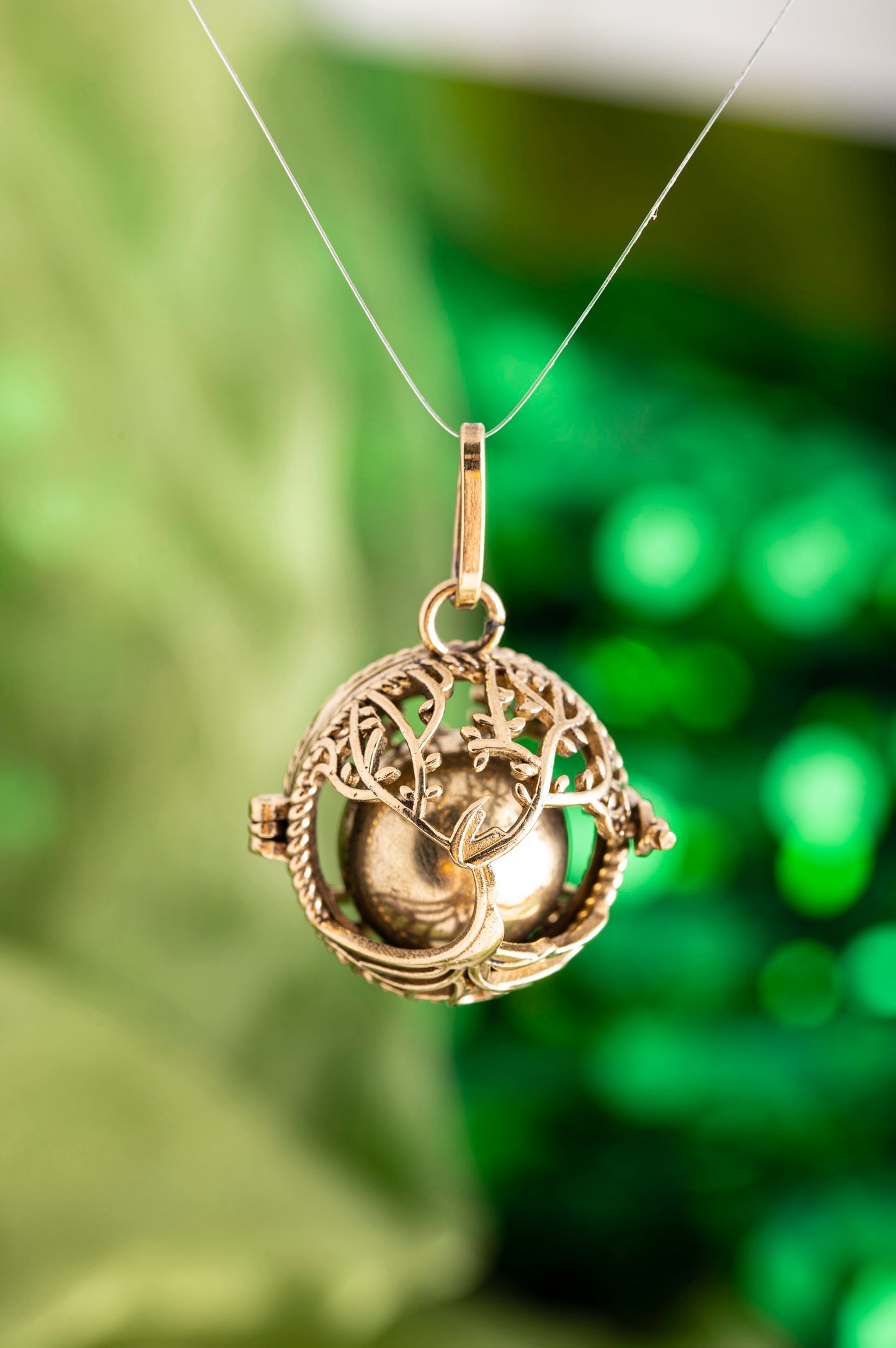 Yggdrasil Kugel, Messing mit Klangkugel