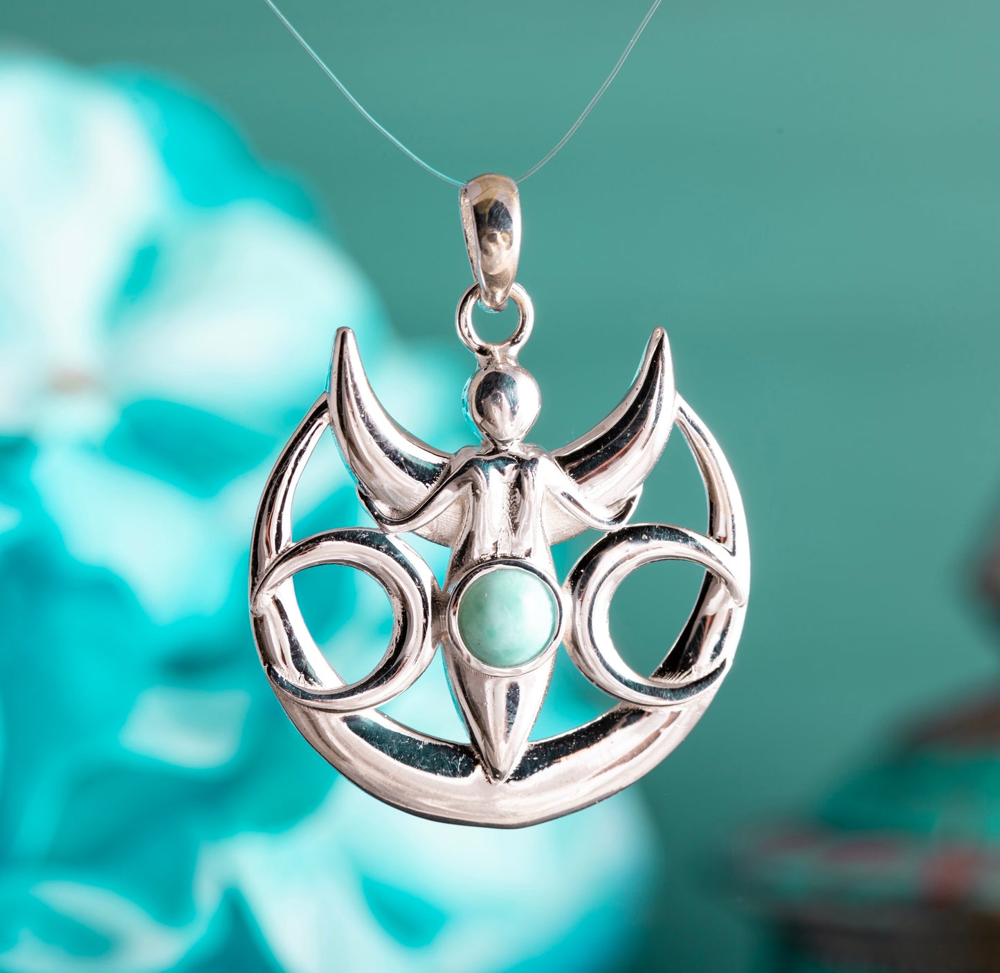 Dreifache Mondgöttin mit Larimar